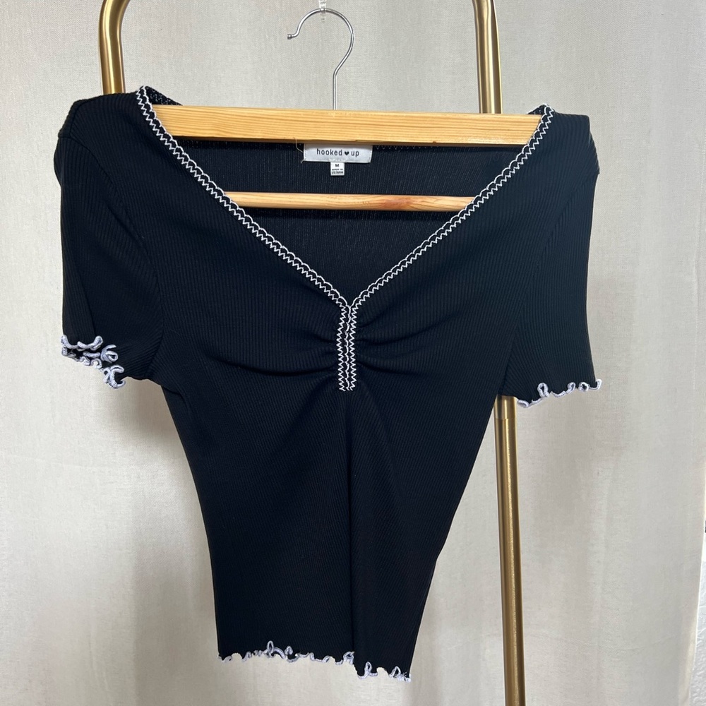 Black crop top!